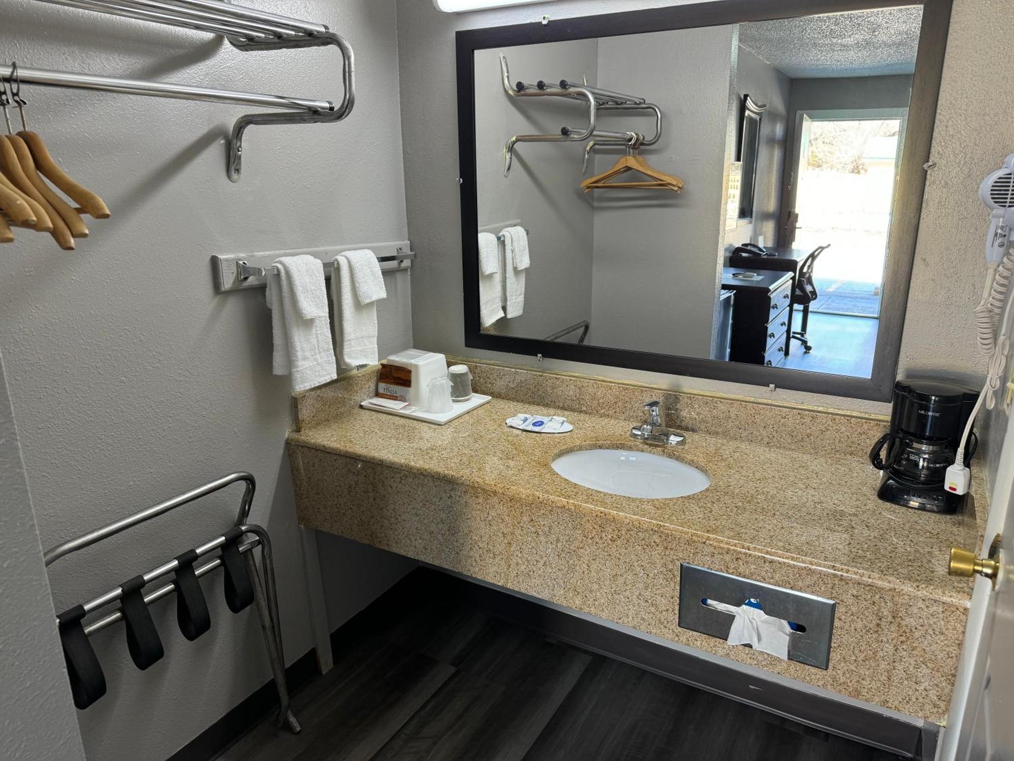Kansas Inn Independence Екстериор снимка