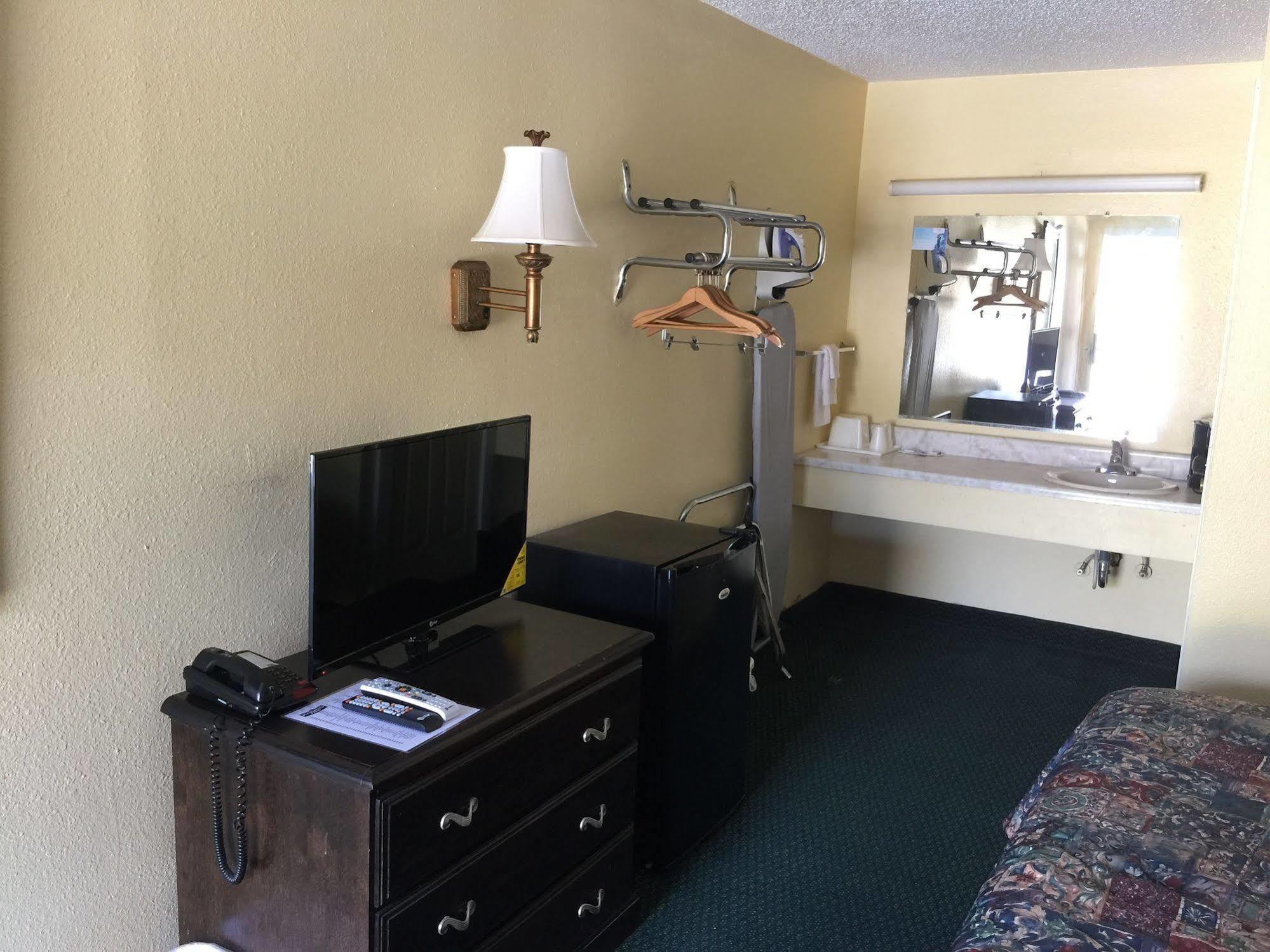 Kansas Inn Independence Екстериор снимка